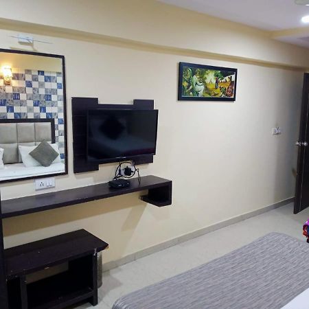 Hotel Dream Inn Ahmedabad Exterior photo